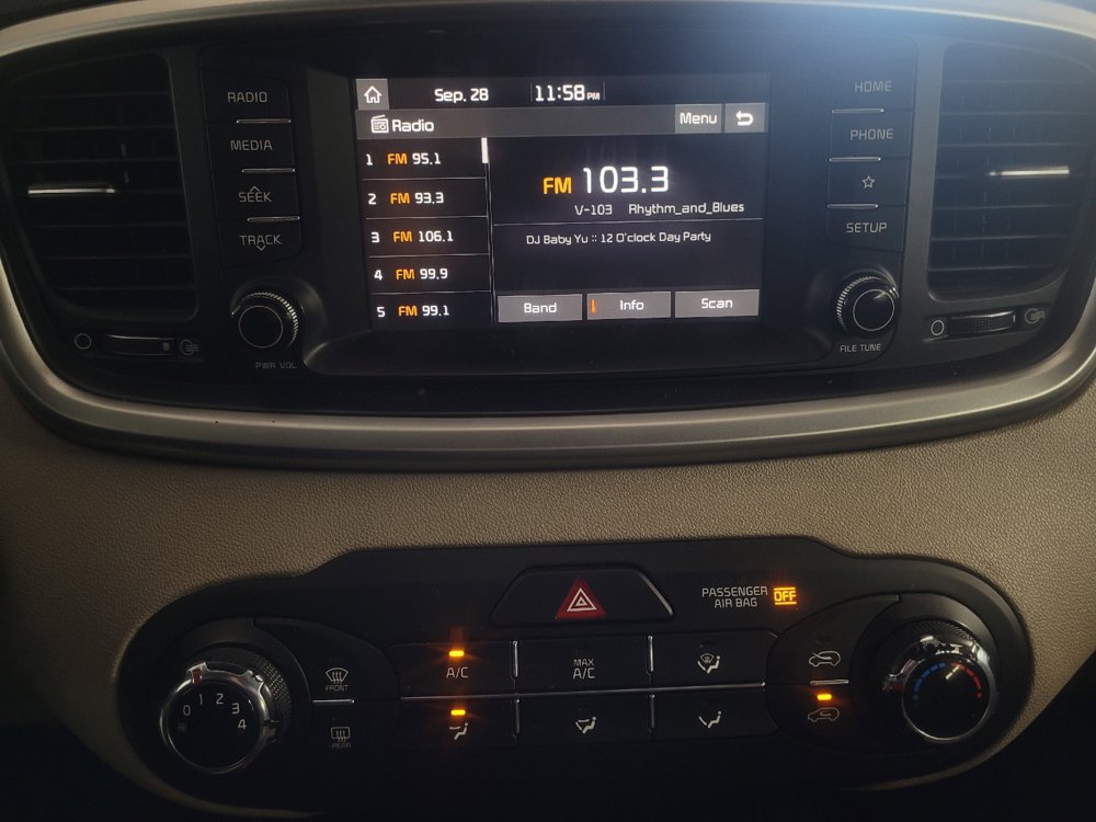 Used 2019 Kia Sorento FWD image 25