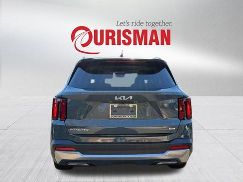 Used 2025 Kia Sorento EX image 3
