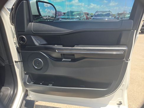 Used 2021 Ford Expedition Max XLT RWD image 27