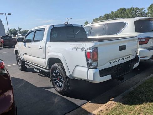 Used 2022 Toyota Tacoma TRD Sport image 4