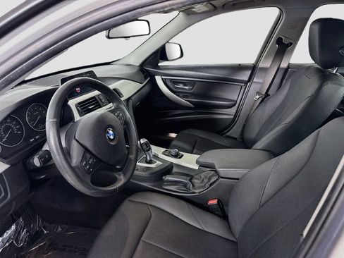 Used 2018 BMW 320i Sedan RWD image 23