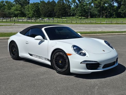 Used 2014 Porsche 911 Carrera 4 AWD/4WD image 15