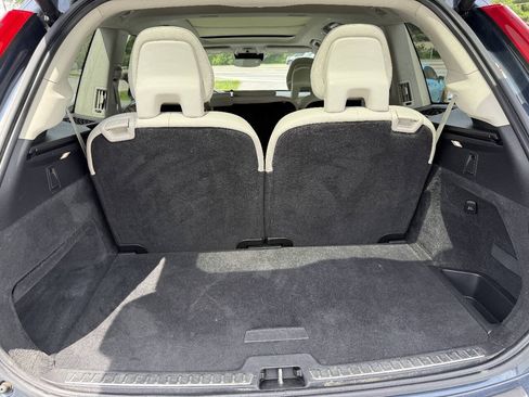 Used 2020 Volvo XC90 T6 Momentum AWD/4WD image 8