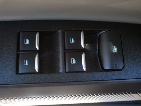 Certified 2024 Ford Maverick XL image 16