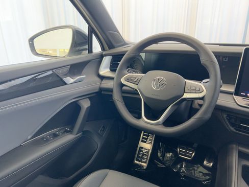 New 2026 Volkswagen Tiguan SE R-Line image 27