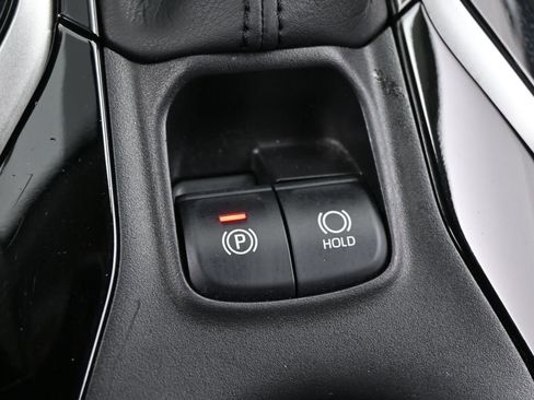 Used 2021 Toyota Corolla LE image 21