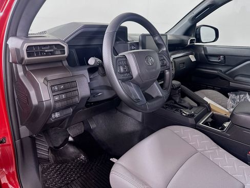 Certified 2026 Toyota Tacoma SR5 AWD/4WD image 9
