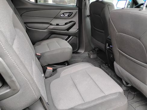Used 2023 Chevrolet Traverse LT image 19