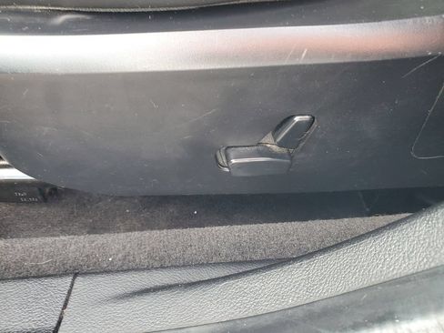 Used 2013 Chrysler 200 Limited FWD image 6