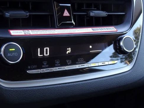 Used 2025 Toyota Corolla LE image 22