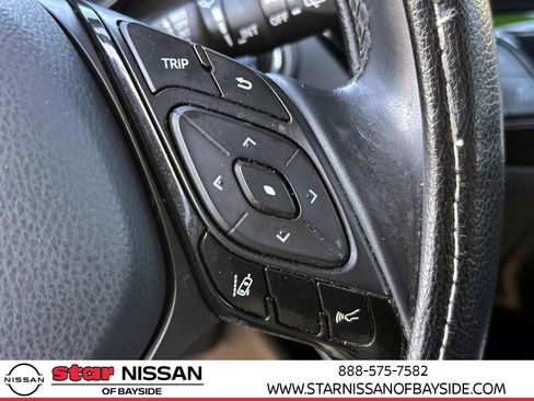 Used 2019 Toyota C-HR XLE image 22