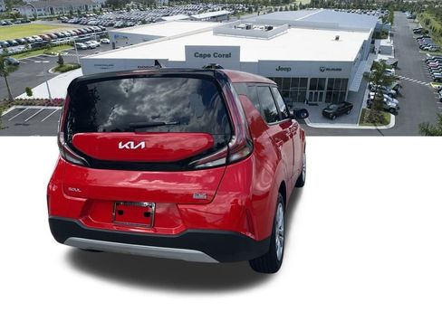 Used 2025 Kia Soul LX FWD image 18