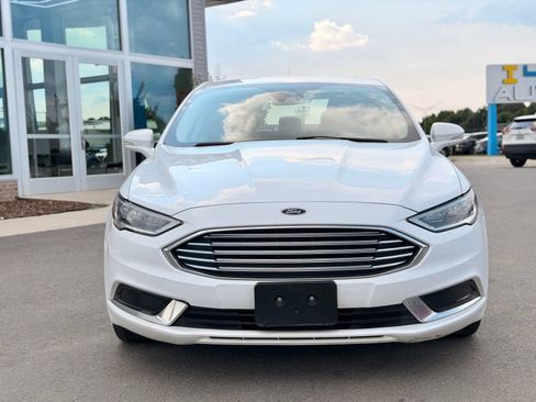 Used 2018 Ford Fusion SE w/ Equipment Group 602A FWD image 4