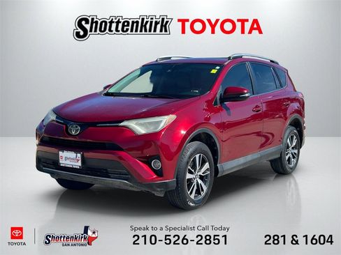 Used 2018 Toyota RAV4 XLE image 1