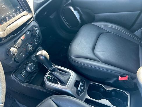 Used 2020 Jeep Renegade Limited w/ Safety and Security Group image 18