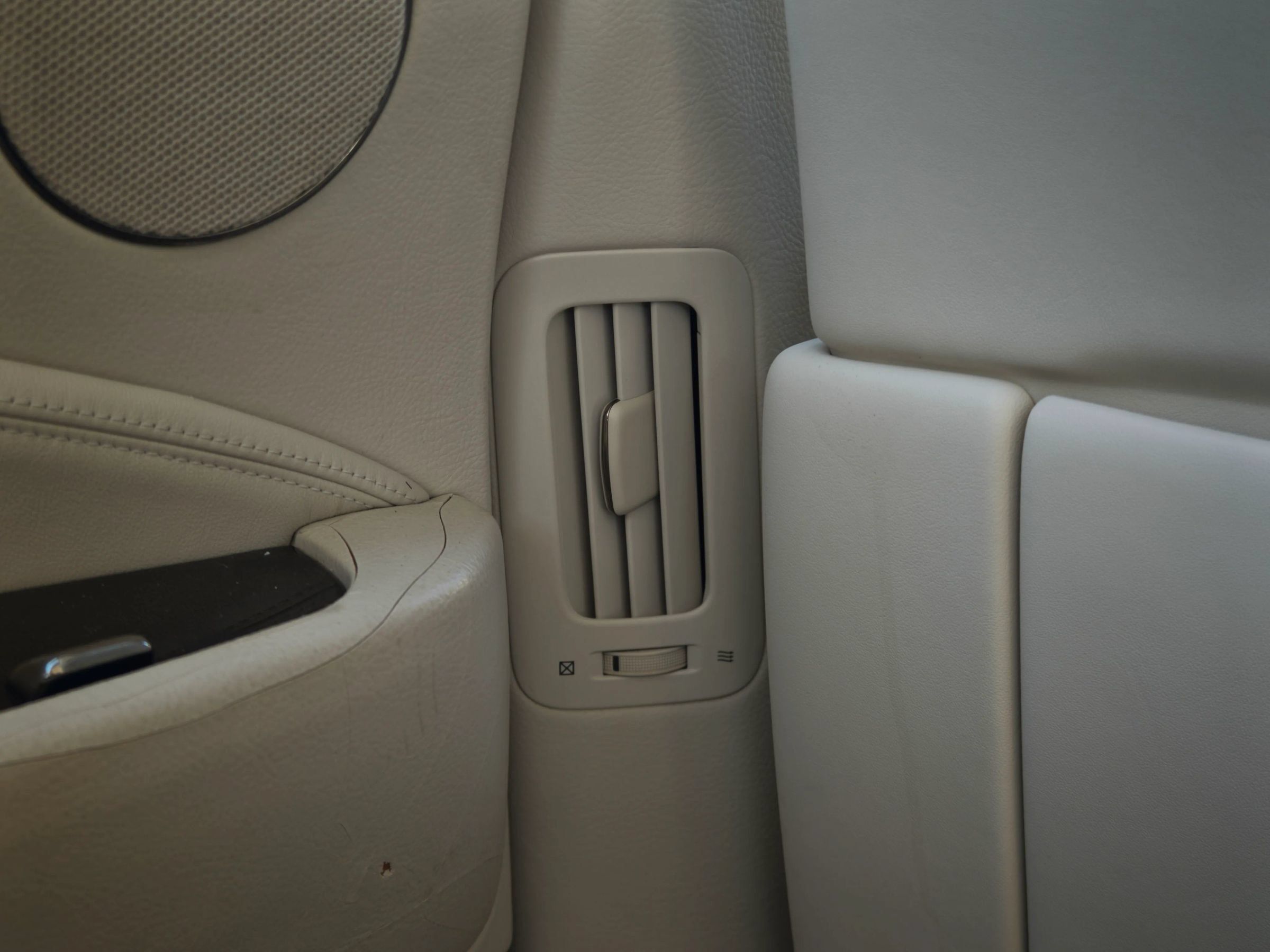 Used 2007 Lexus LS 460 RWD image 38