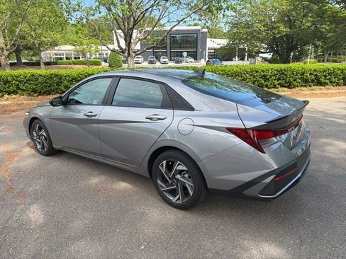 Used 2025 Hyundai Elantra Sport w/ Cargo Package image 3