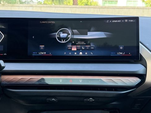 Used 2025 BMW X3 xDrive30i w/ Premium Package image 28