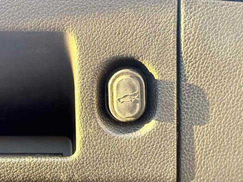 Used 2019 Chevrolet Tahoe LT RWD image 12