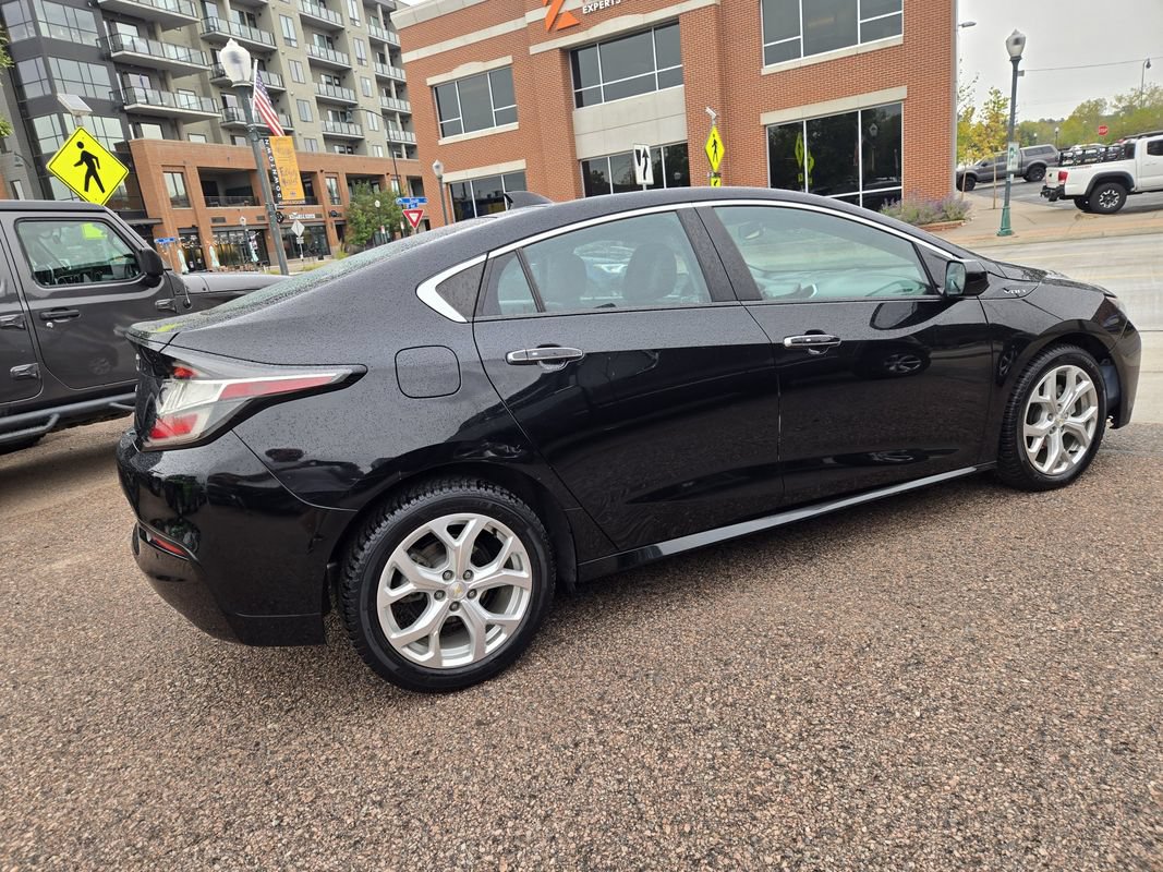 Used 2016 Chevrolet Volt Premier w/ Driver Confidence Package FWD image 12