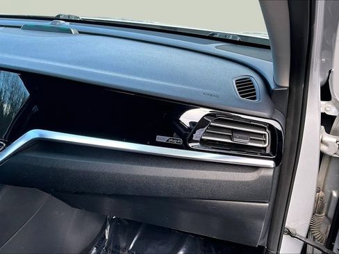 Used 2020 Kia Niro LXS image 25