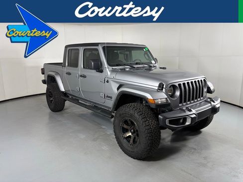 Used 2021 Jeep Gladiator Sport AWD/4WD image 1