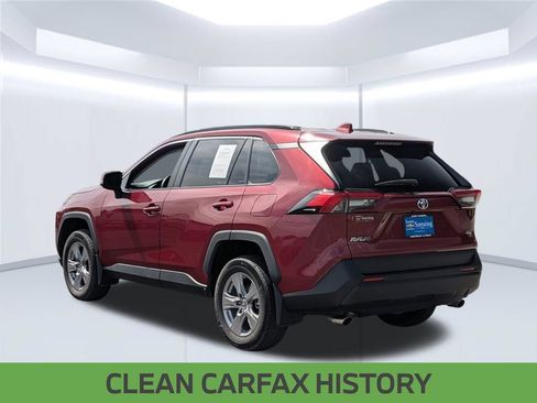 Used 2022 Toyota RAV4 XLE w/ Convenience Package FWD image 3