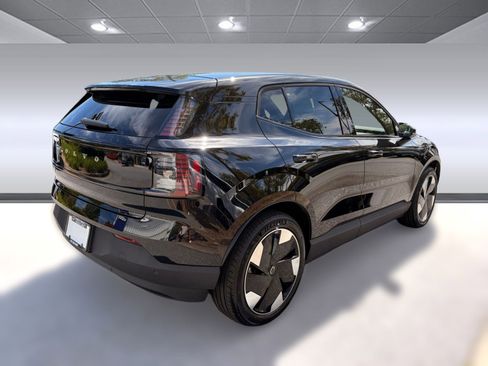 Certified 2025 Volvo EX30 Plus w/ Climate Package image 9