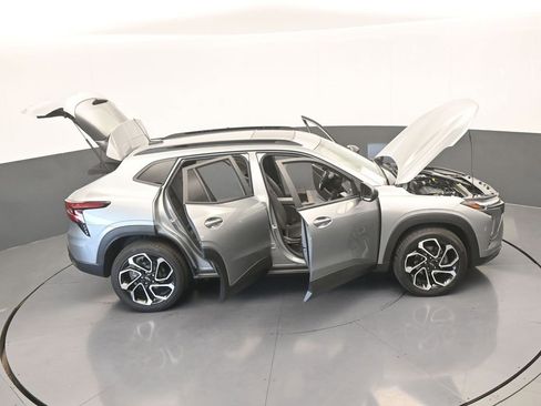 Used 2024 Chevrolet Trax RS w/ Sunroof Package image 72