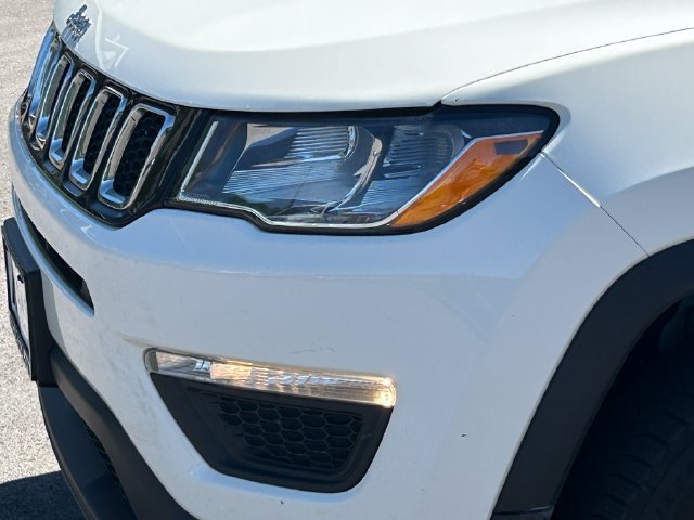 Used 2018 Jeep Compass Sport w/ Cold Weather Group AWD/4WD image 12