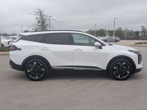 Used 2026 Kia Sportage SX image 4