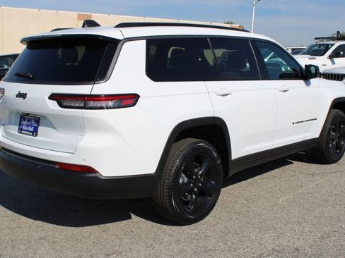 New 2026 Jeep Grand Cherokee L Limited w/ Limited Altitude Package AWD/4WD image 4