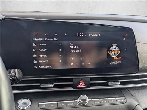 Used 2025 Hyundai Elantra SEL FWD image 12