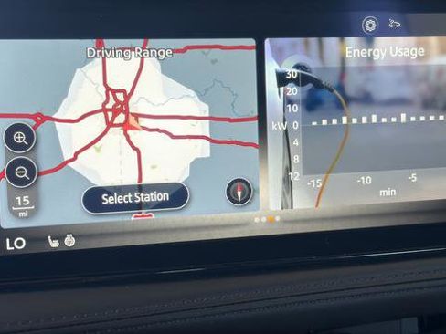 Used 2023 Nissan Ariya AWD image 16