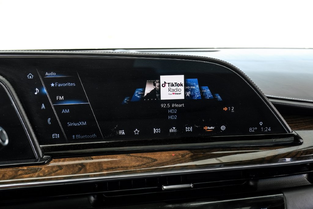 Used 2021 Cadillac Escalade Sport Platinum w/ LPO, ONYX Package AWD/4WD image 34