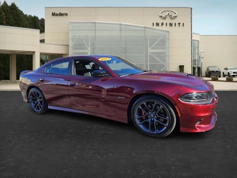 Used 2023 Dodge Charger R/T w/ Plus Group image 2