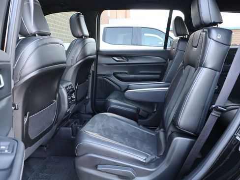 Used 2025 Jeep Grand Cherokee L Altitude AWD/4WD image 39