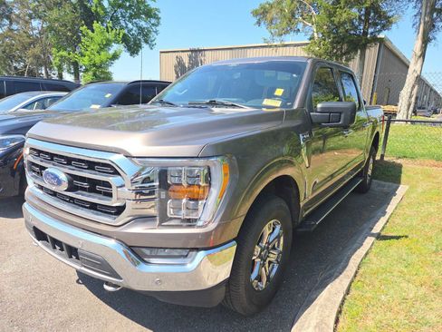Used 2021 Ford F150 XLT w/ Equipment Group 302A High image 9