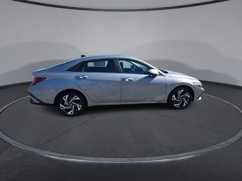 New 2026 Hyundai Elantra Limited FWD image 10