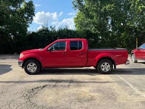 Used 2008 Nissan Frontier SE w/ SE Value Truck Pkg AWD/4WD image 4