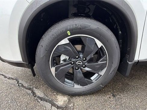 New 2026 Nissan Rogue SV image 10