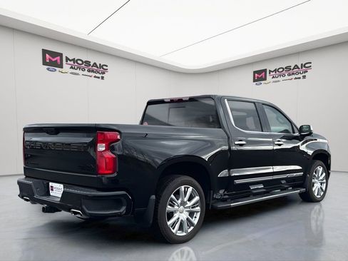 Used 2025 Chevrolet Silverado 1500 High Country w/ Technology Package image 3