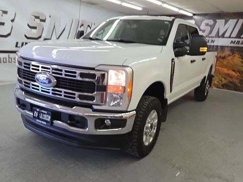 Used 2023 Ford F250 XLT w/ Snow Plow Prep Package image 16