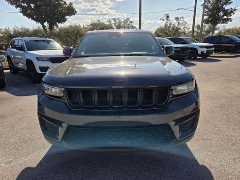New 2025 Jeep Grand Cherokee Altitude image 18