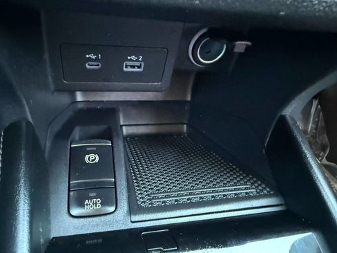 Used 2022 Nissan Kicks SR w/ Interior Electronics Package image 37