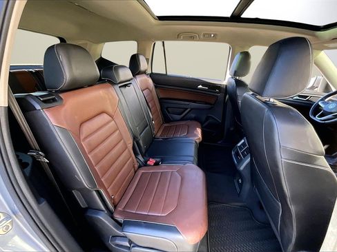 Used 2021 Volkswagen Atlas SEL Premium image 25