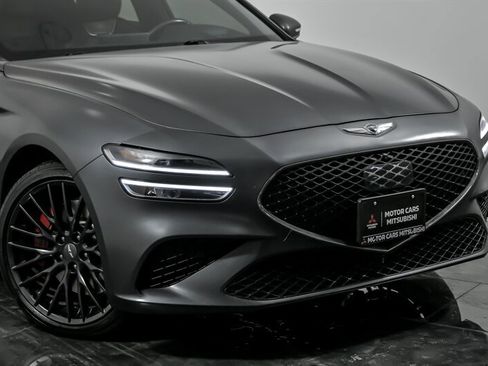 Used 2022 Genesis G70 3.3T Launch Edition image 2