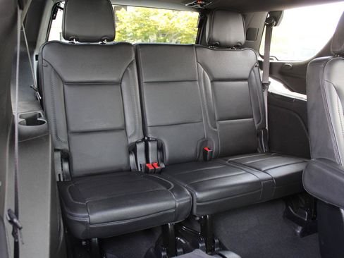 Used 2025 GMC Yukon Denali AWD/4WD image 46