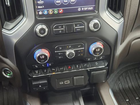 Certified 2020 GMC Sierra 3500 SLT w/ Technology Package image 17