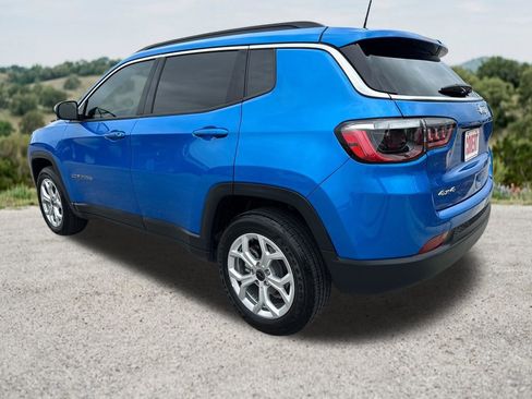 Used 2025 Jeep Compass Latitude w/ Convenience Group AWD/4WD image 8